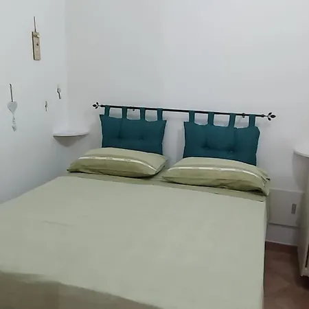 Nyaraló Rosalilli *